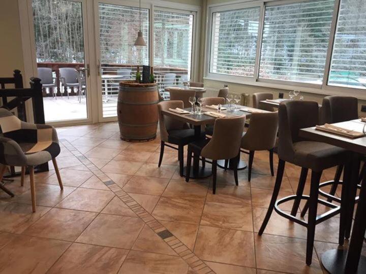 Hotel Restaurant Au Floridor Thann Bagian luar foto